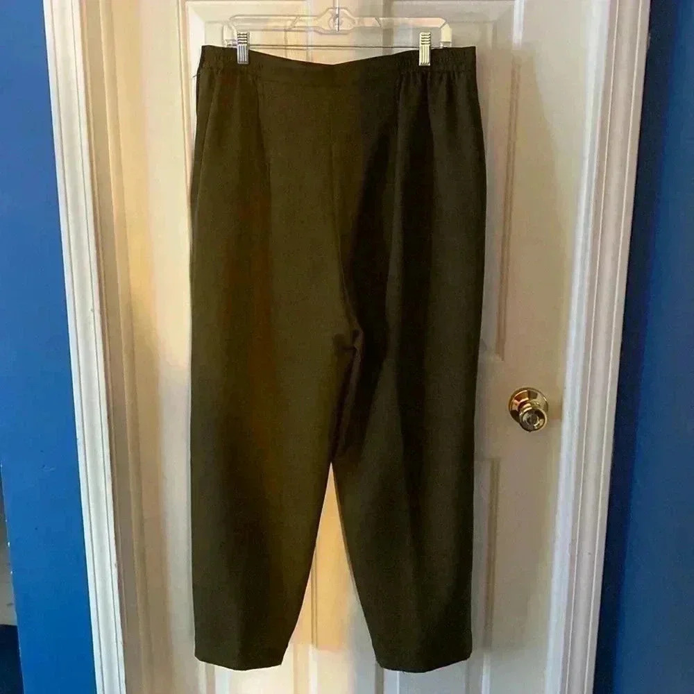 Dark Green 18 W Trousers with zipper button on the side with back elastic waist - Picture 2 of 8